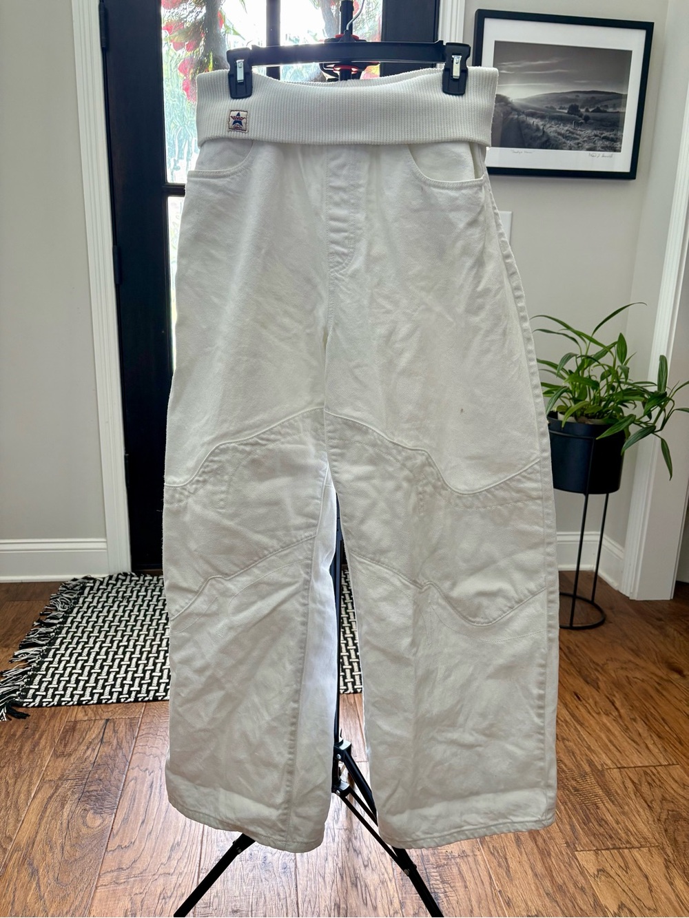 Women’s ReviceeWhite Barrel-Leg Jeans